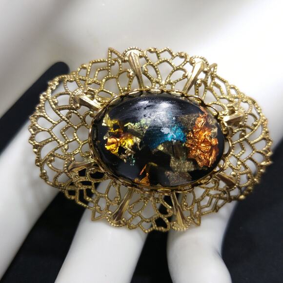 Vintage Lucite Filigree Brooch, Gold Foil, 1960s Jewelry - Picture 4 of 10